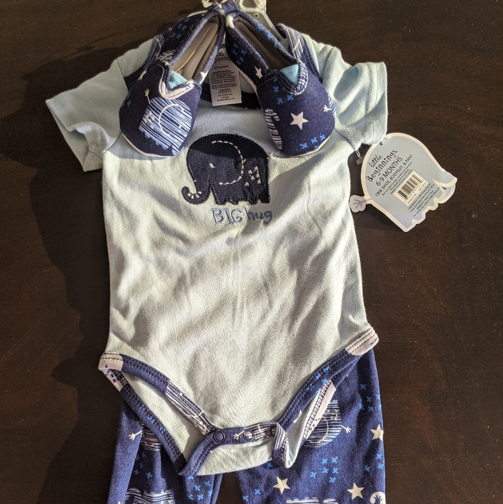 NWT Boys Elephant shoe, onesie, and pants set